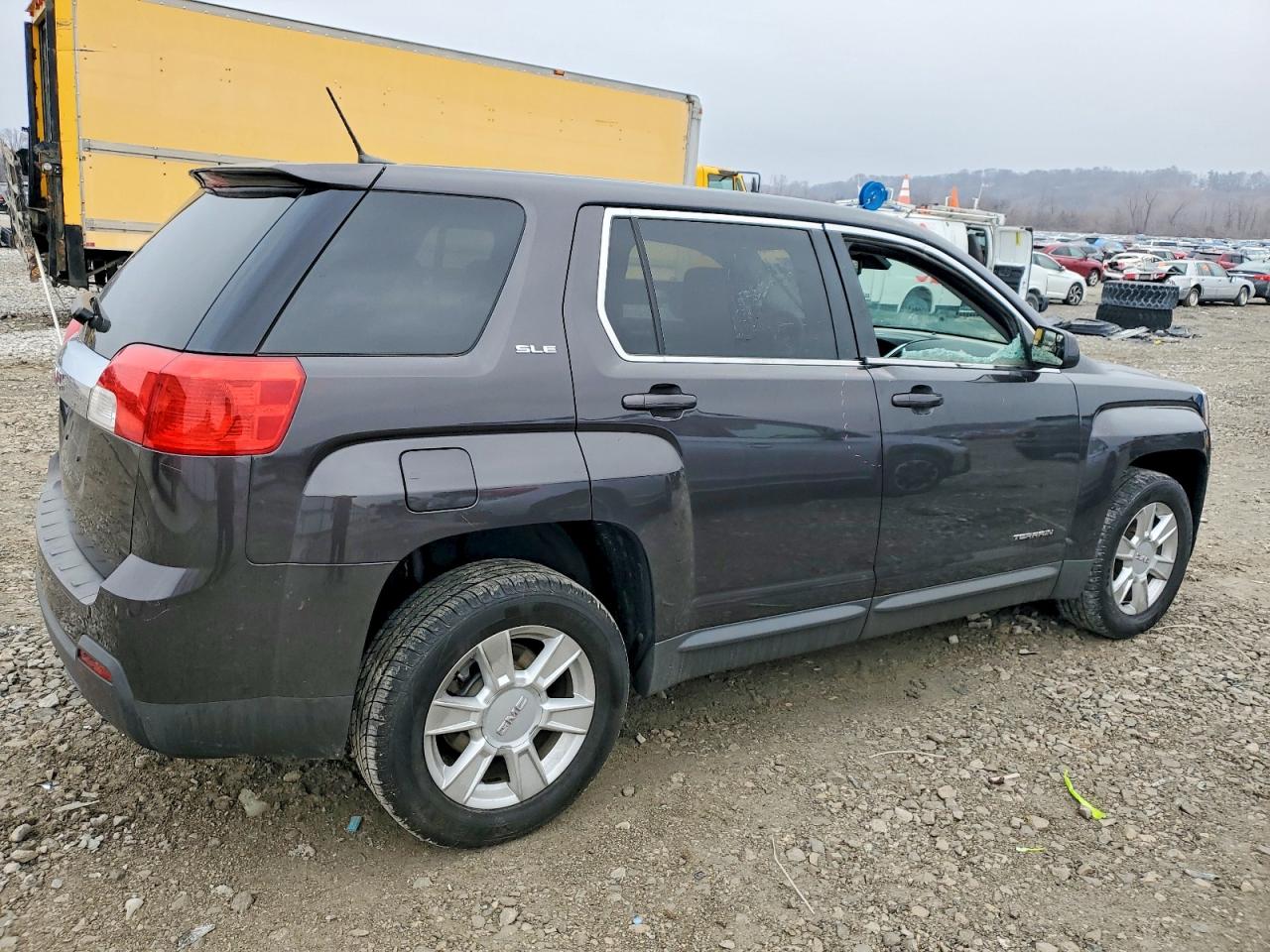 2013 GMC TERRAIN SLE photo 3