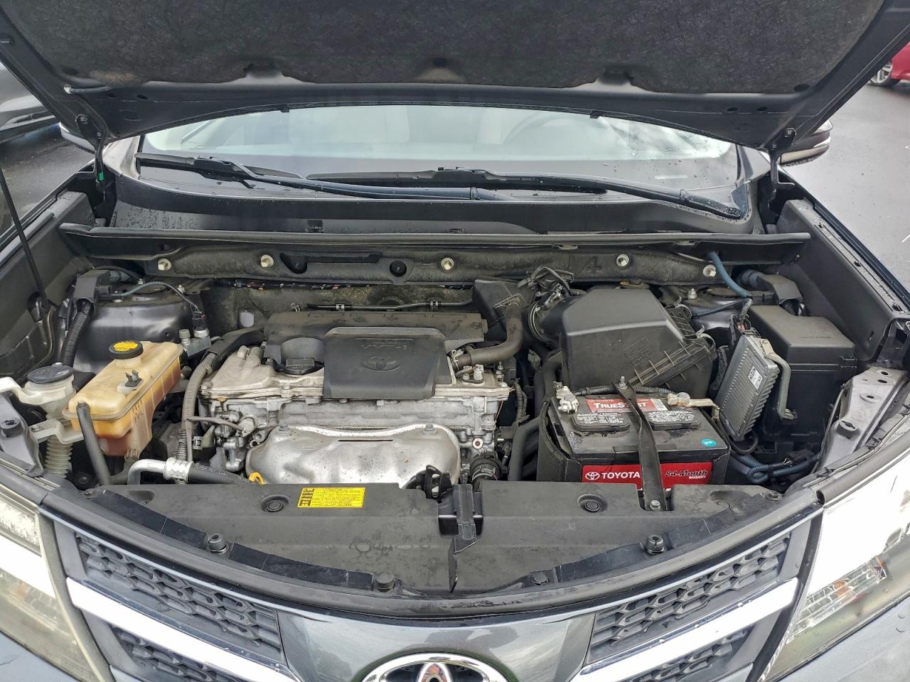2014 TOYOTA RAV4 XLE photo 12