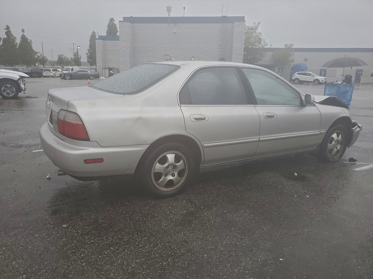 1997 HONDA ACCORD SE photo 3