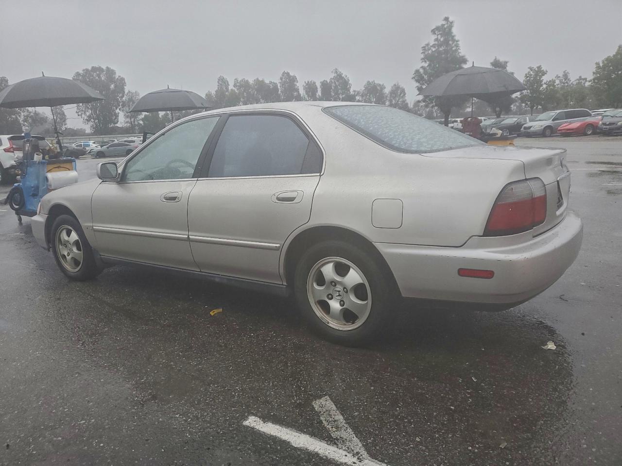 1997 HONDA ACCORD SE photo 2