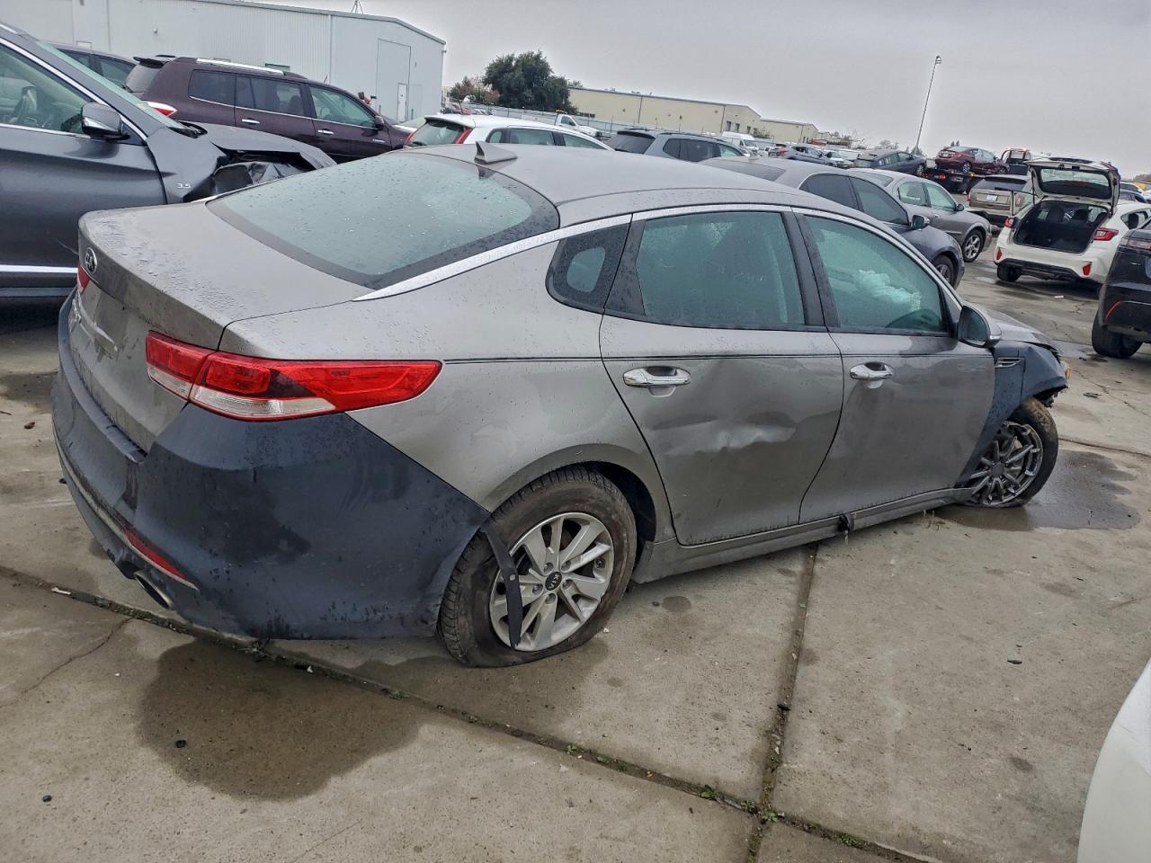 2016 KIA OPTIMA LX photo 3