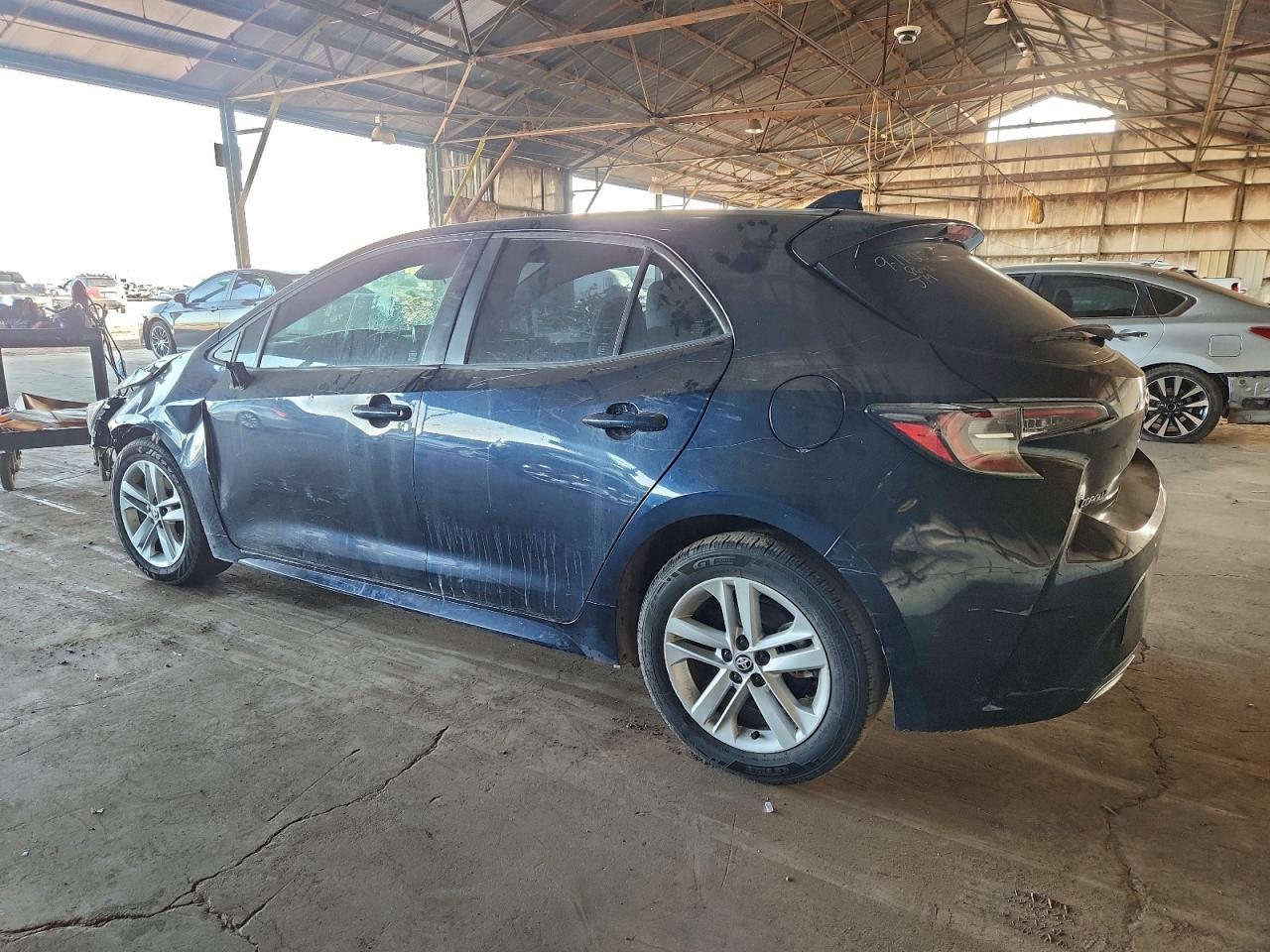 2019 TOYOTA COROLLA SE photo 2