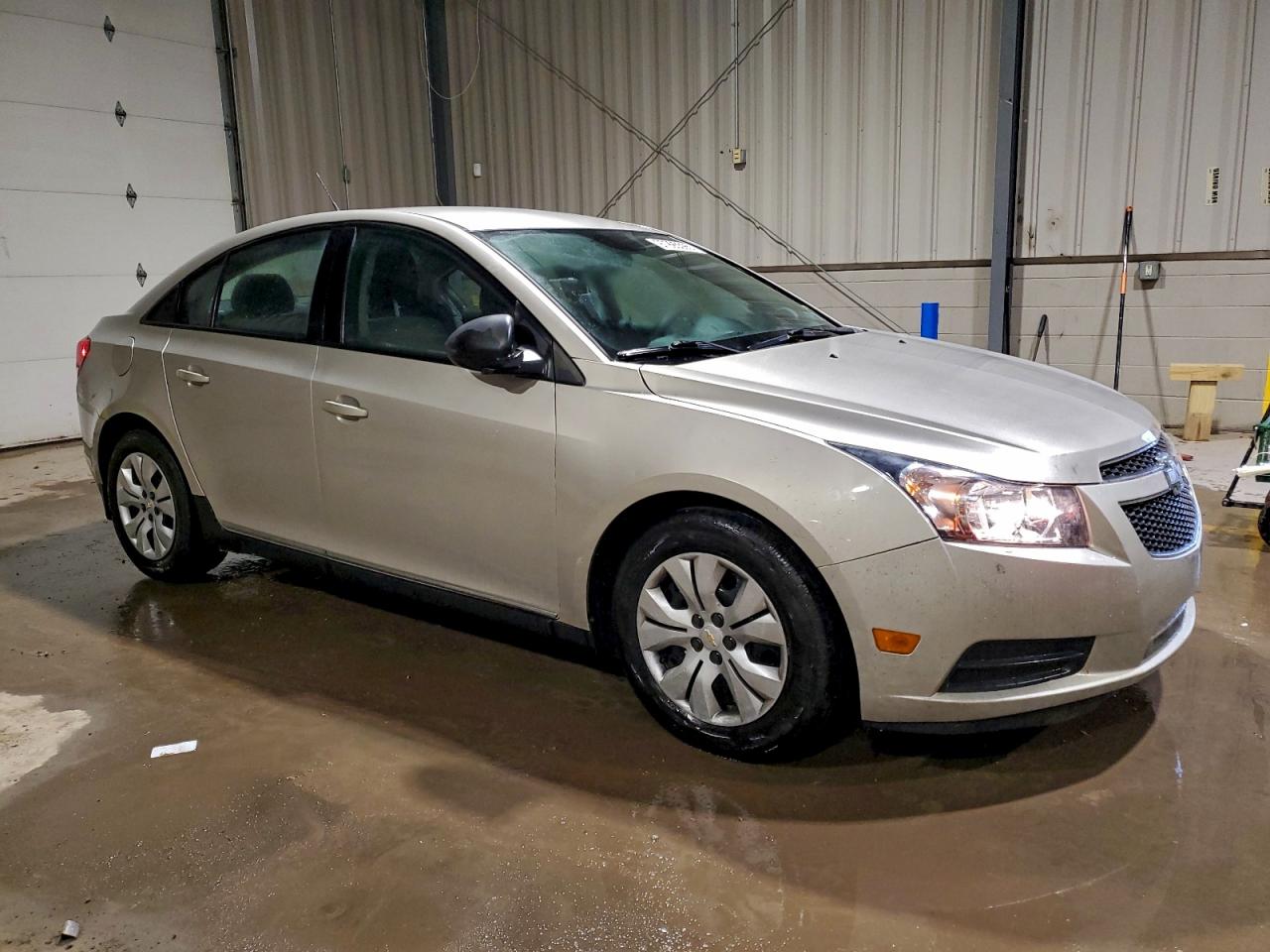 2013 CHEVROLET CRUZE LS photo 4
