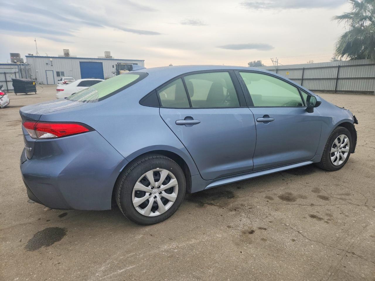 2024 TOYOTA COROLLA LE photo 3