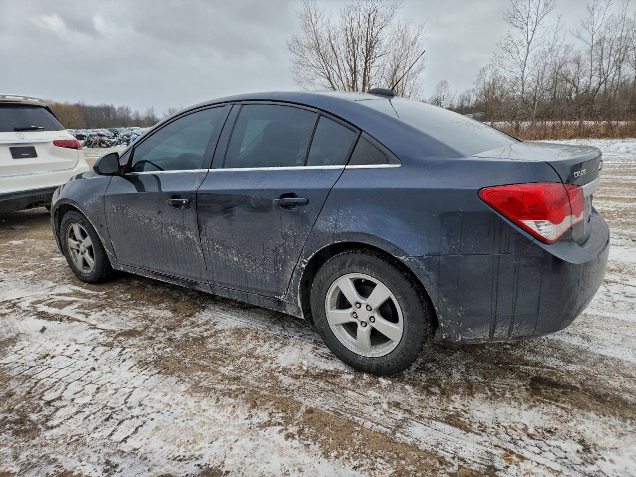 2016 CHEVROLET CRUZE LIMITED LT photo 2