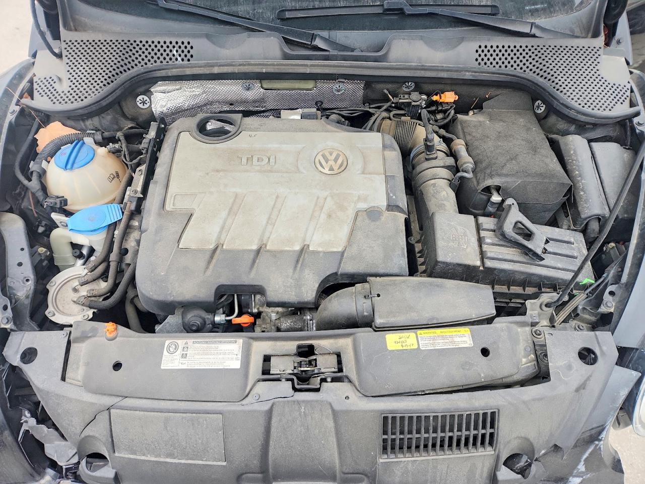 2013 VOLKSWAGEN BEETLE photo 11