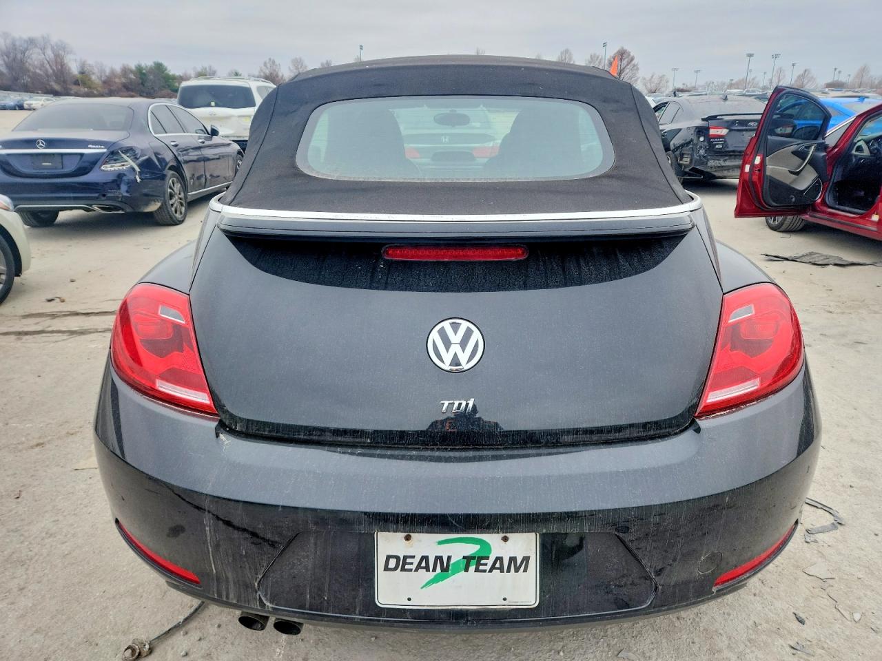 2013 VOLKSWAGEN BEETLE photo 6
