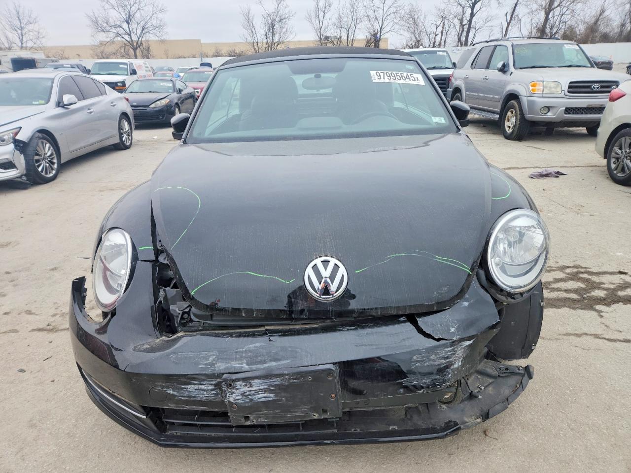 2013 VOLKSWAGEN BEETLE photo 5
