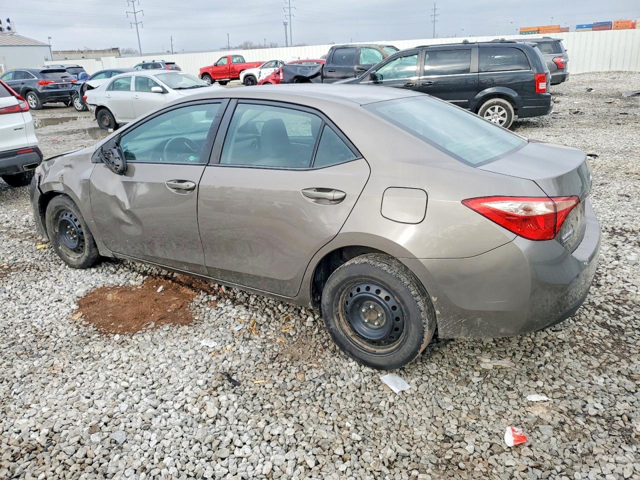 2018 TOYOTA COROLLA L photo 2