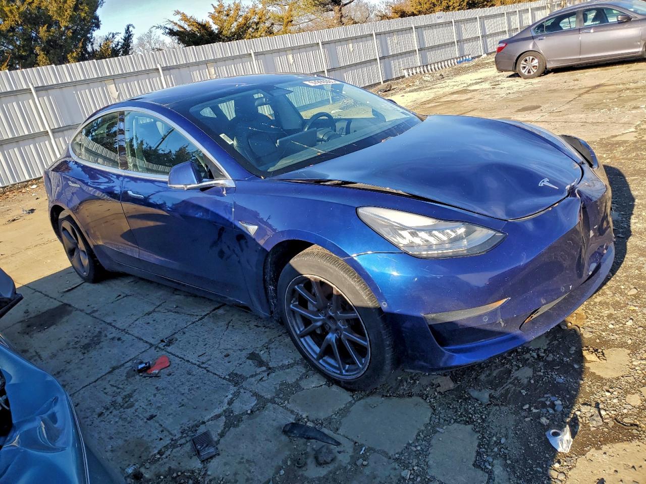2018 TESLA MODEL 3 photo 4