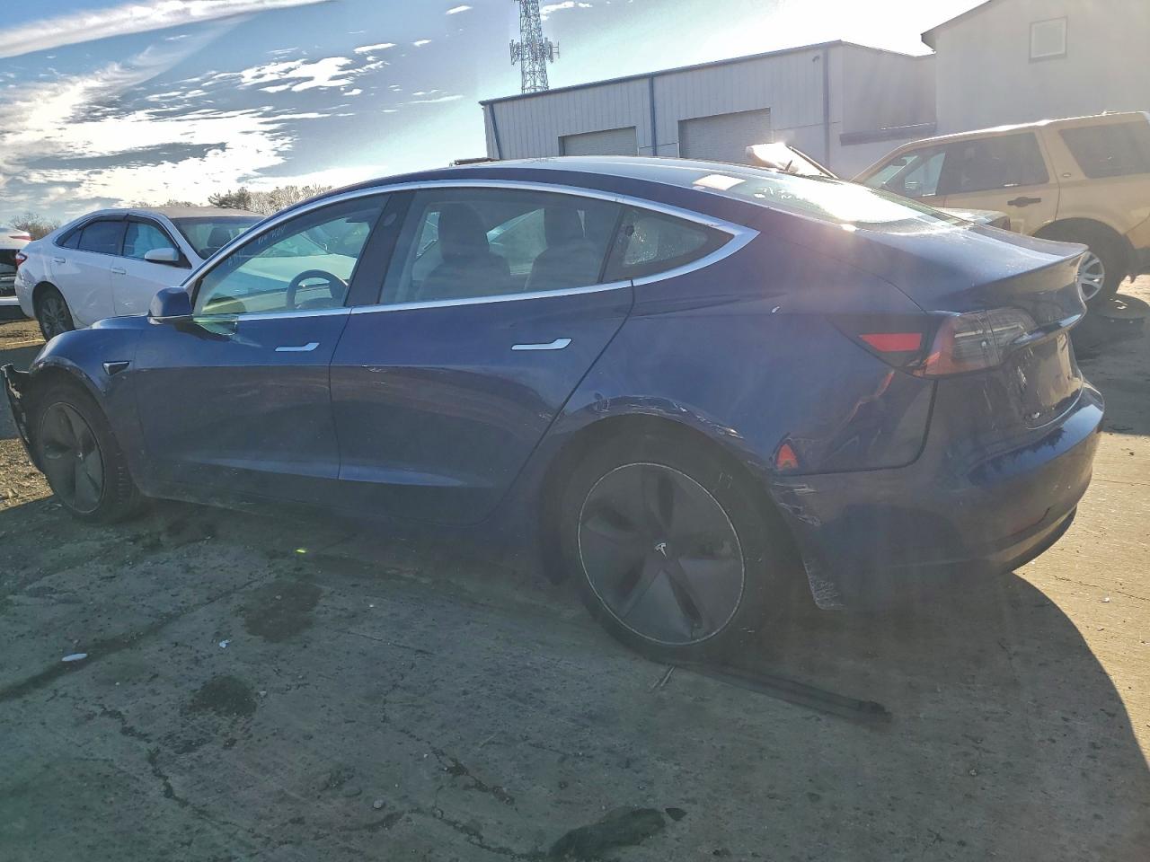 2018 TESLA MODEL 3 photo 2