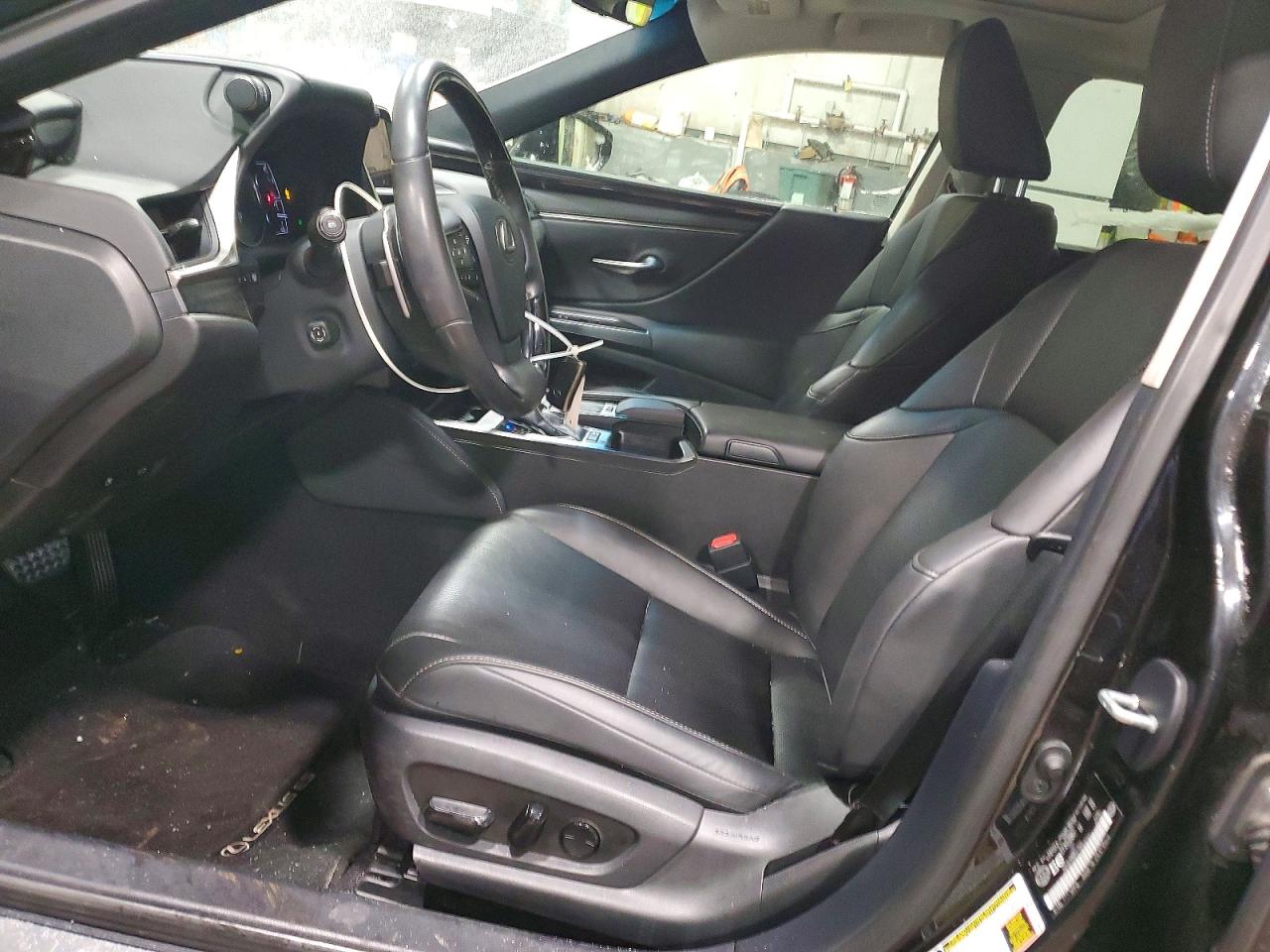 2020 LEXUS ES 300H photo 7
