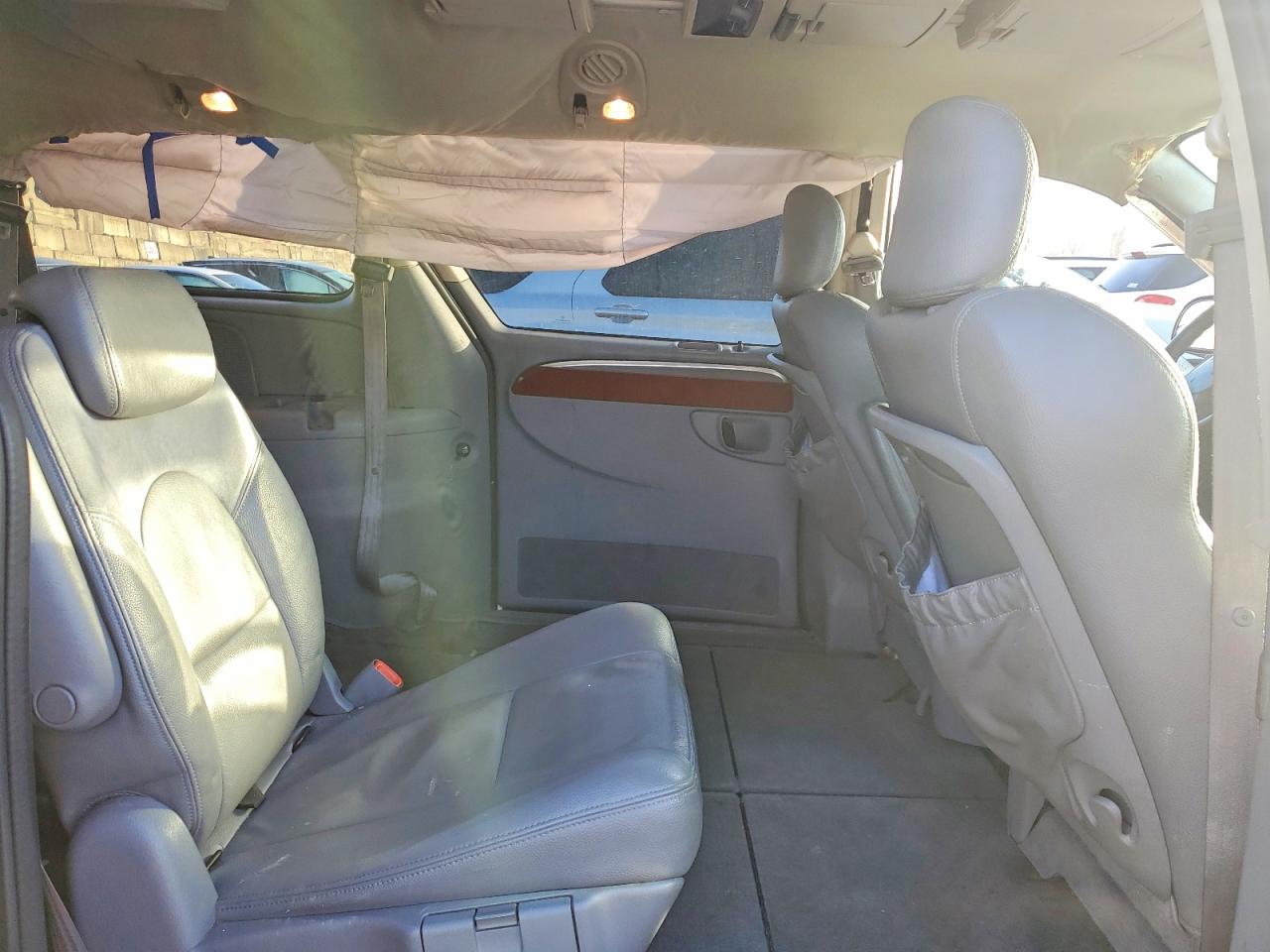 2005 CHRYSLER TOWN & COUNTRY LIMITED photo 11