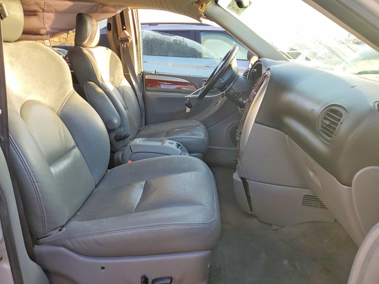 2005 CHRYSLER TOWN & COUNTRY LIMITED photo 7
