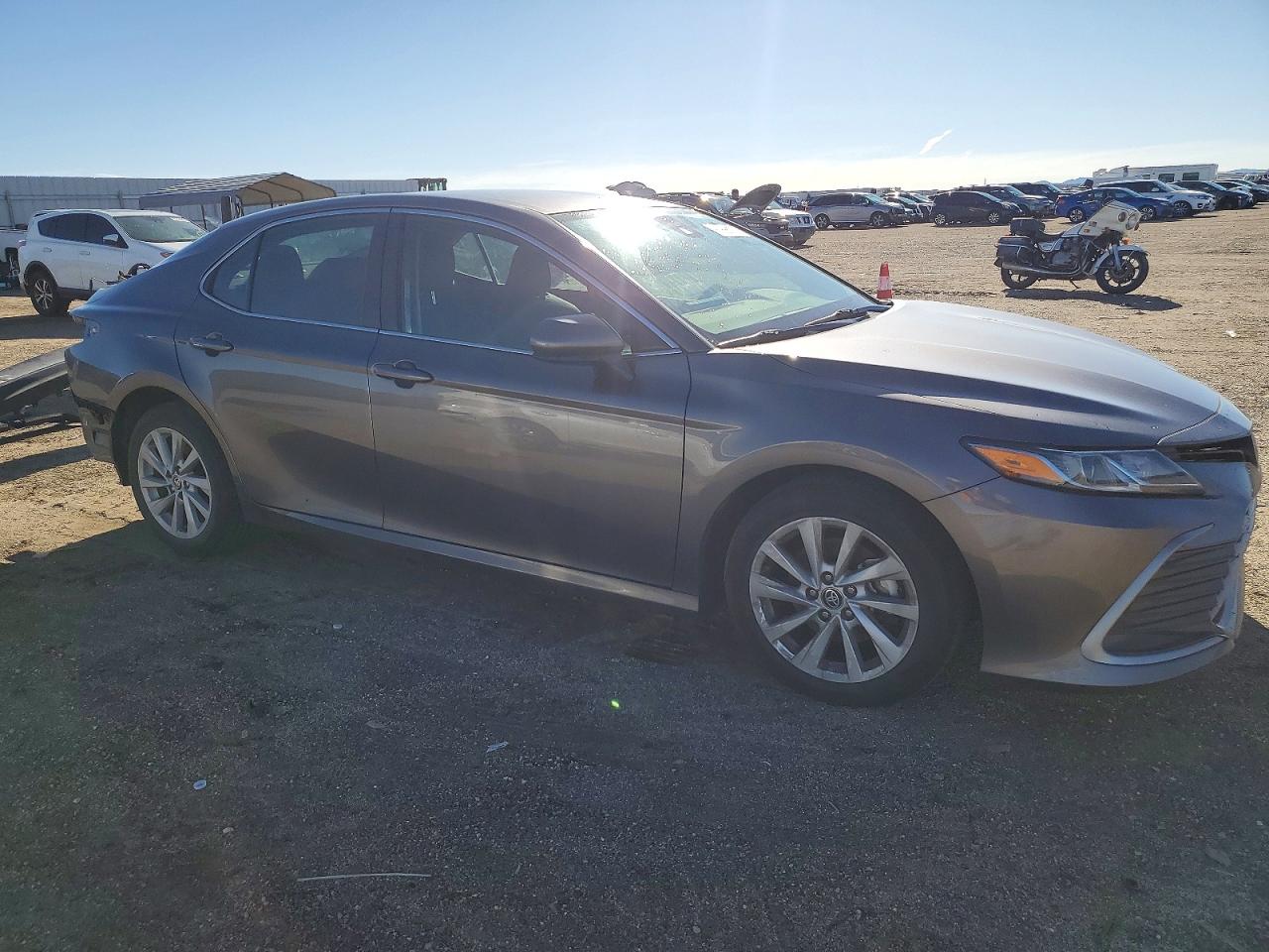 2022 TOYOTA CAMRY LE photo 4