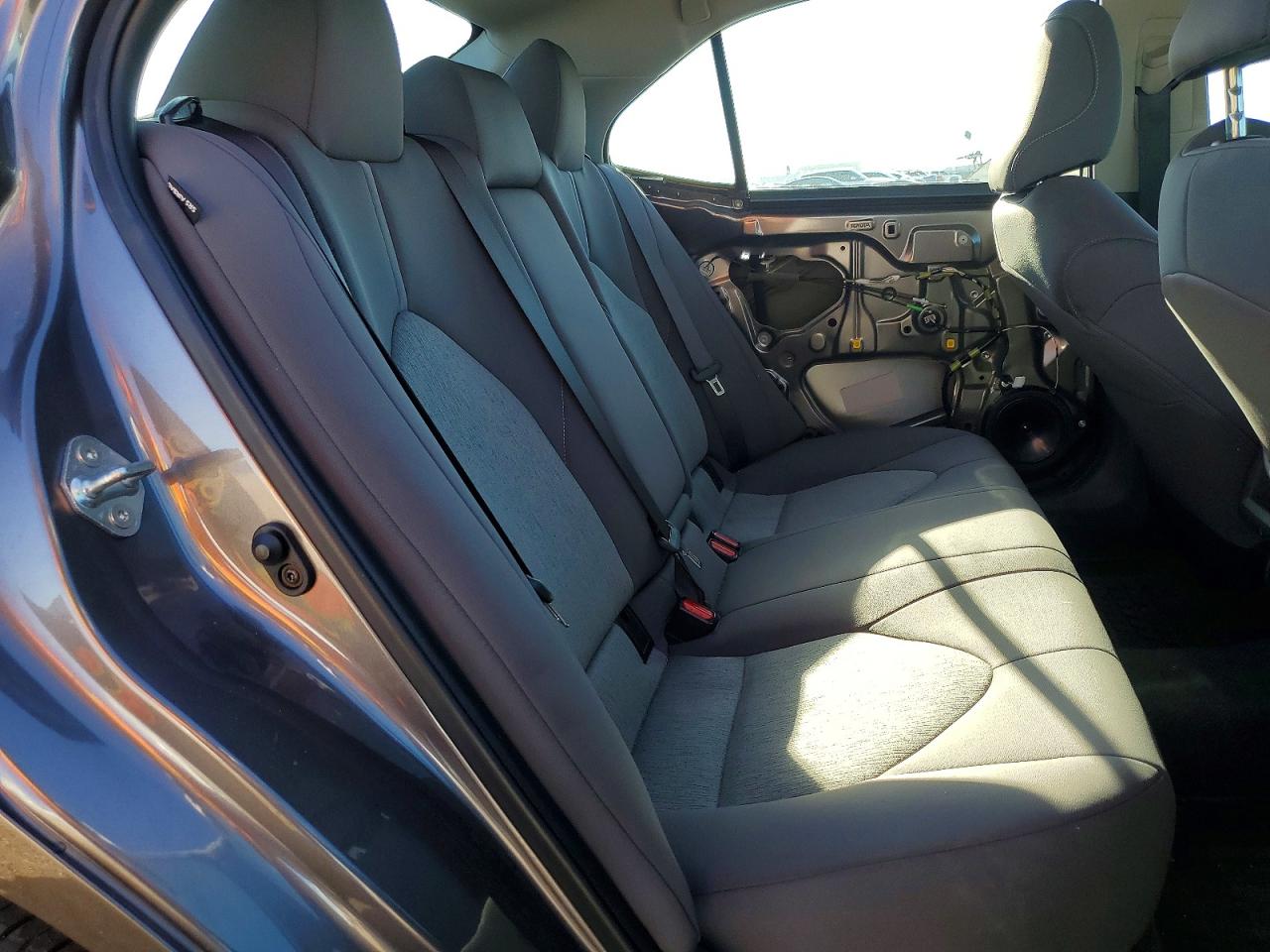 2022 TOYOTA CAMRY LE photo 10