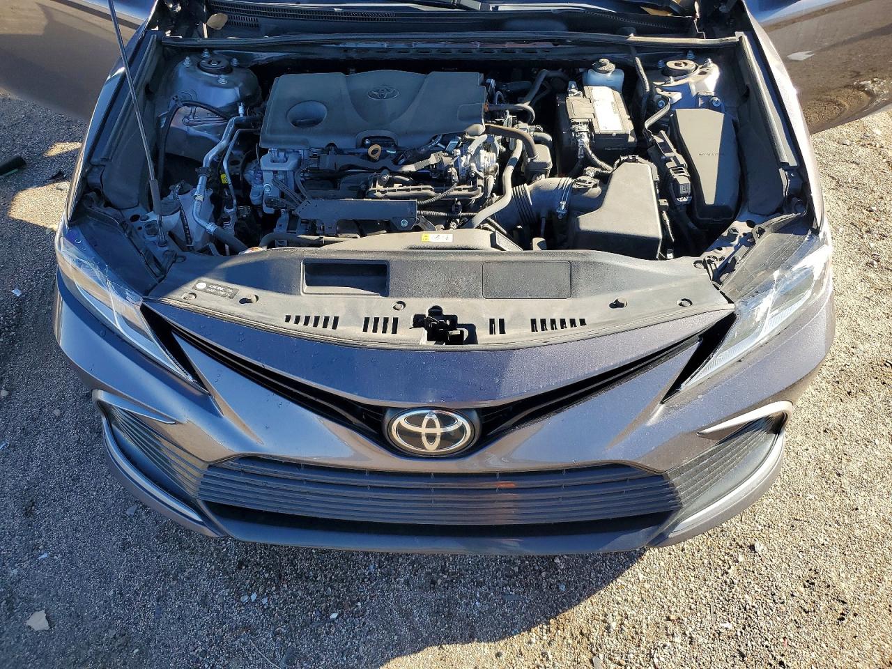 2022 TOYOTA CAMRY LE photo 11