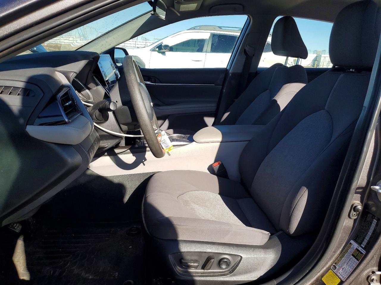 2022 TOYOTA CAMRY LE photo 7
