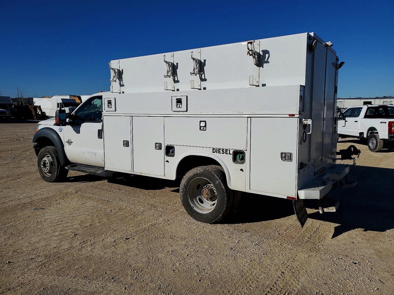 2015 FORD F550 SUPER DUTY UTILITY / SERVICE TRUCK photo 2