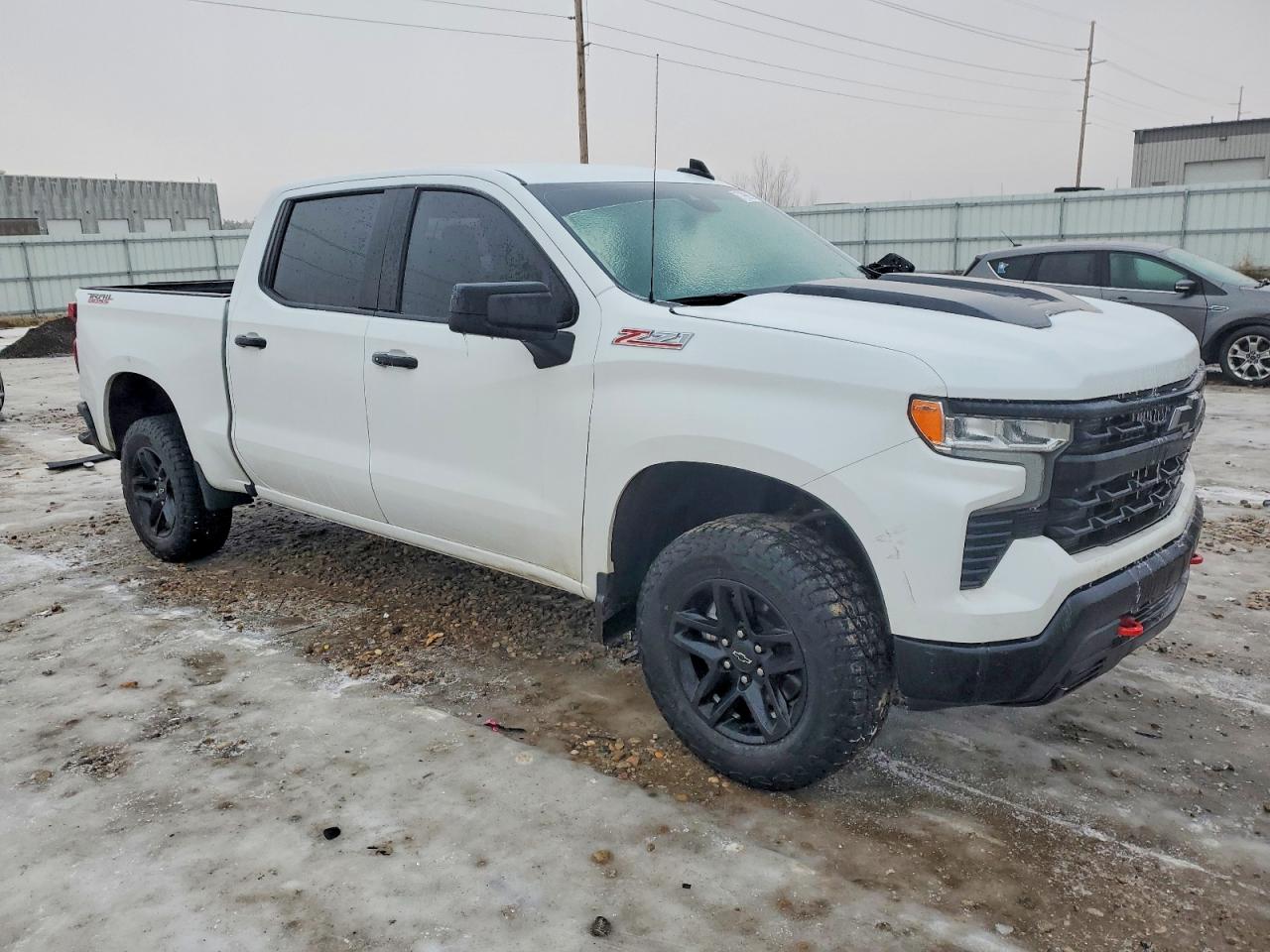 2024 CHEVROLET SILVERADO K1500 LT TRAIL BOSS photo 4
