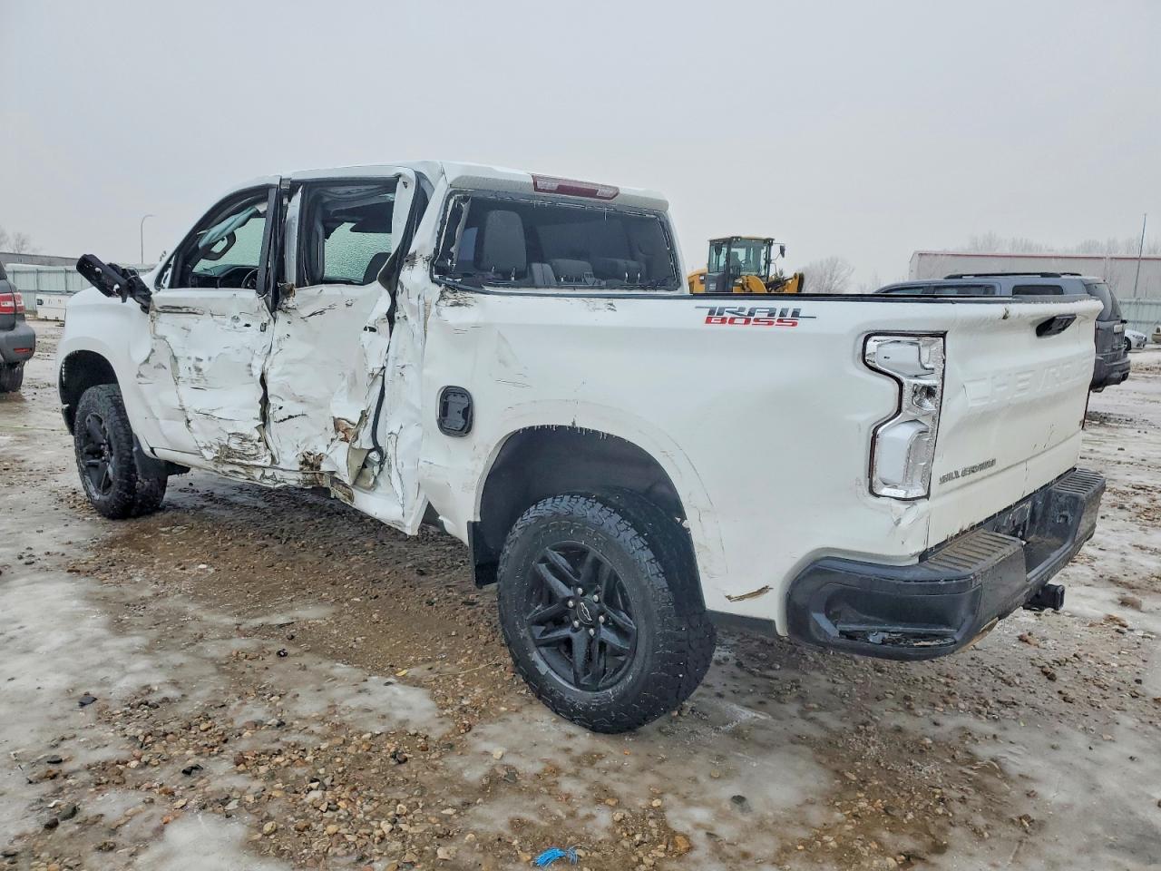 2024 CHEVROLET SILVERADO K1500 LT TRAIL BOSS photo 2