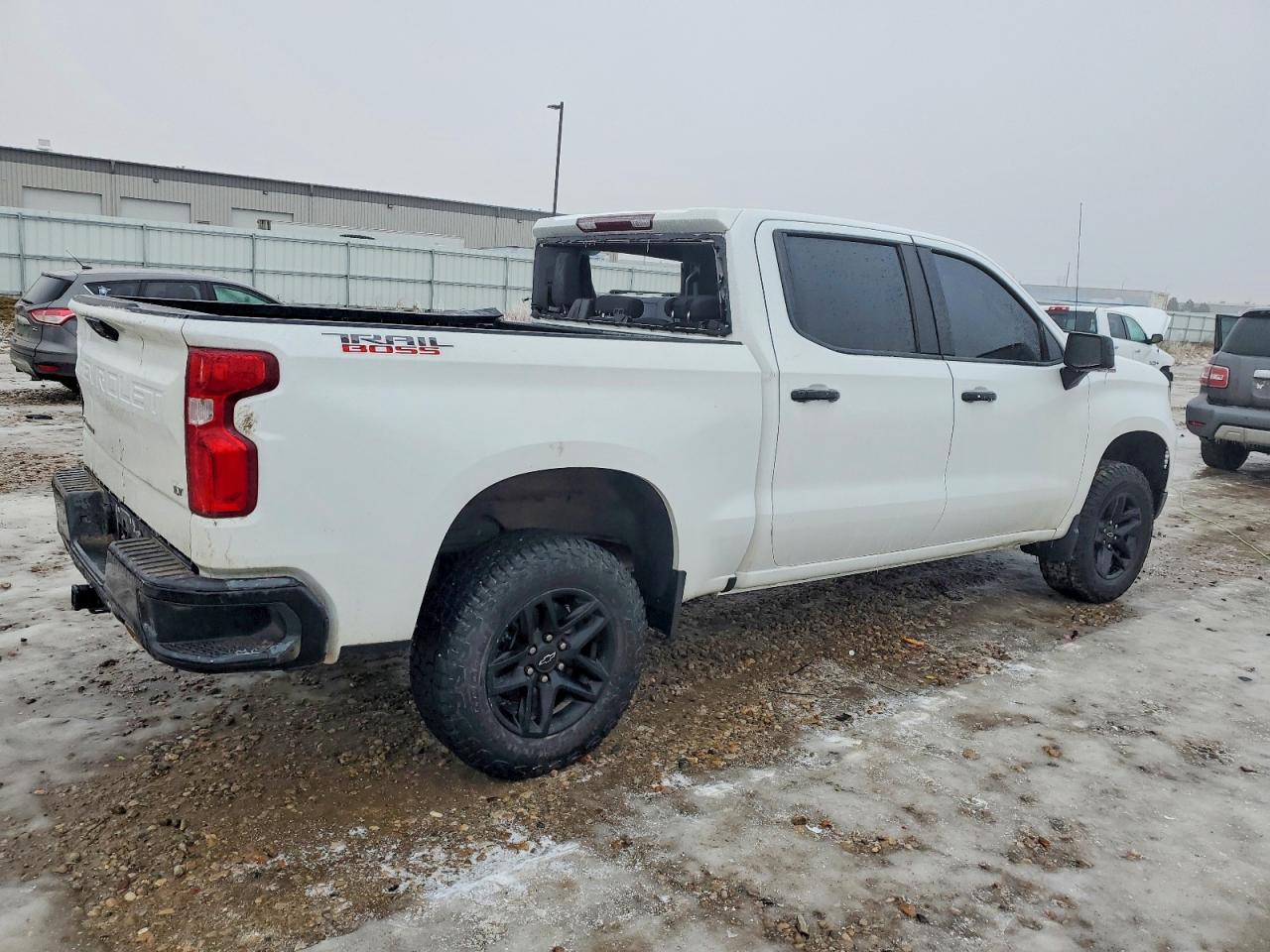 2024 CHEVROLET SILVERADO K1500 LT TRAIL BOSS photo 3