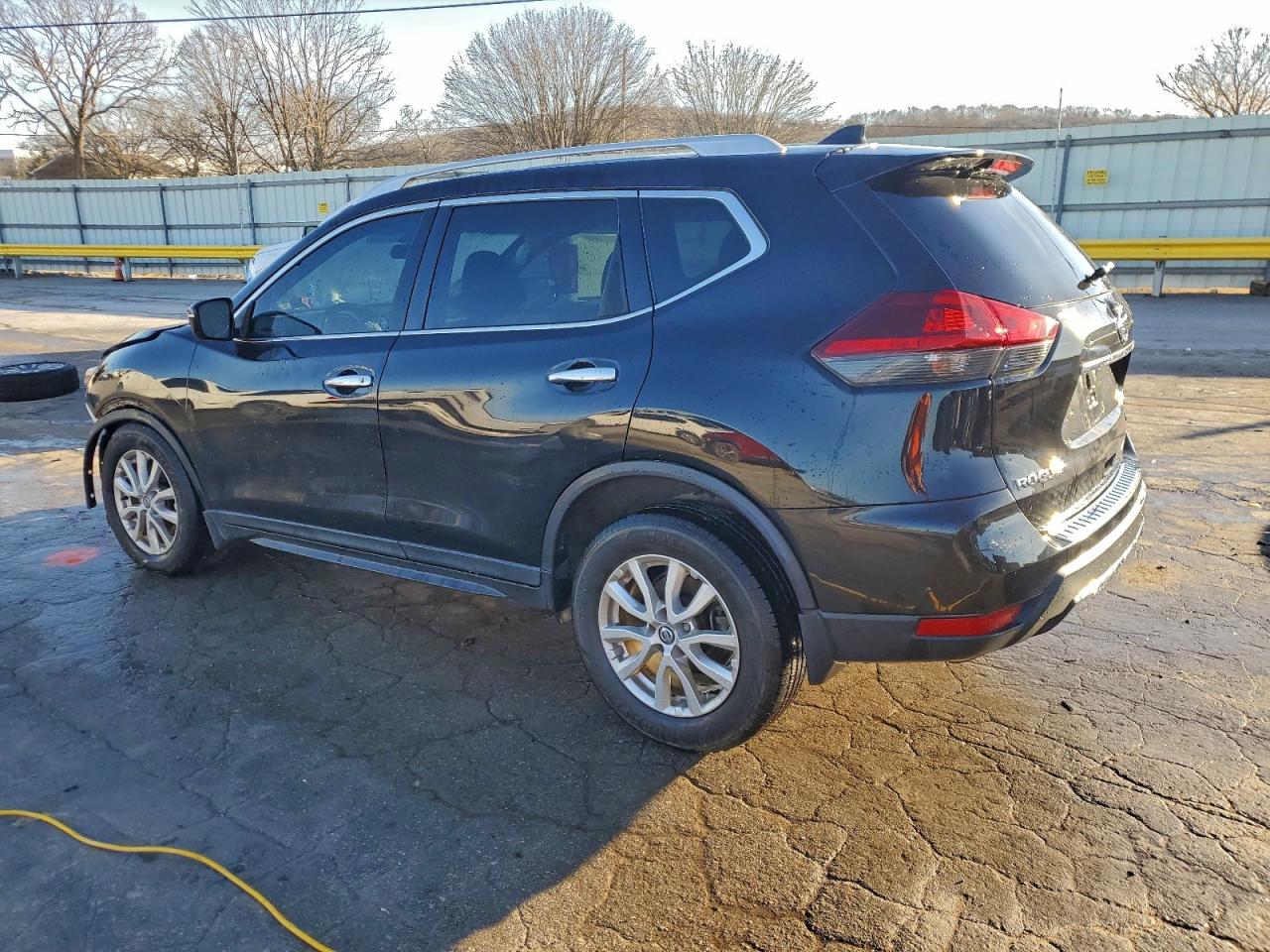 2019 NISSAN ROGUE S photo 2