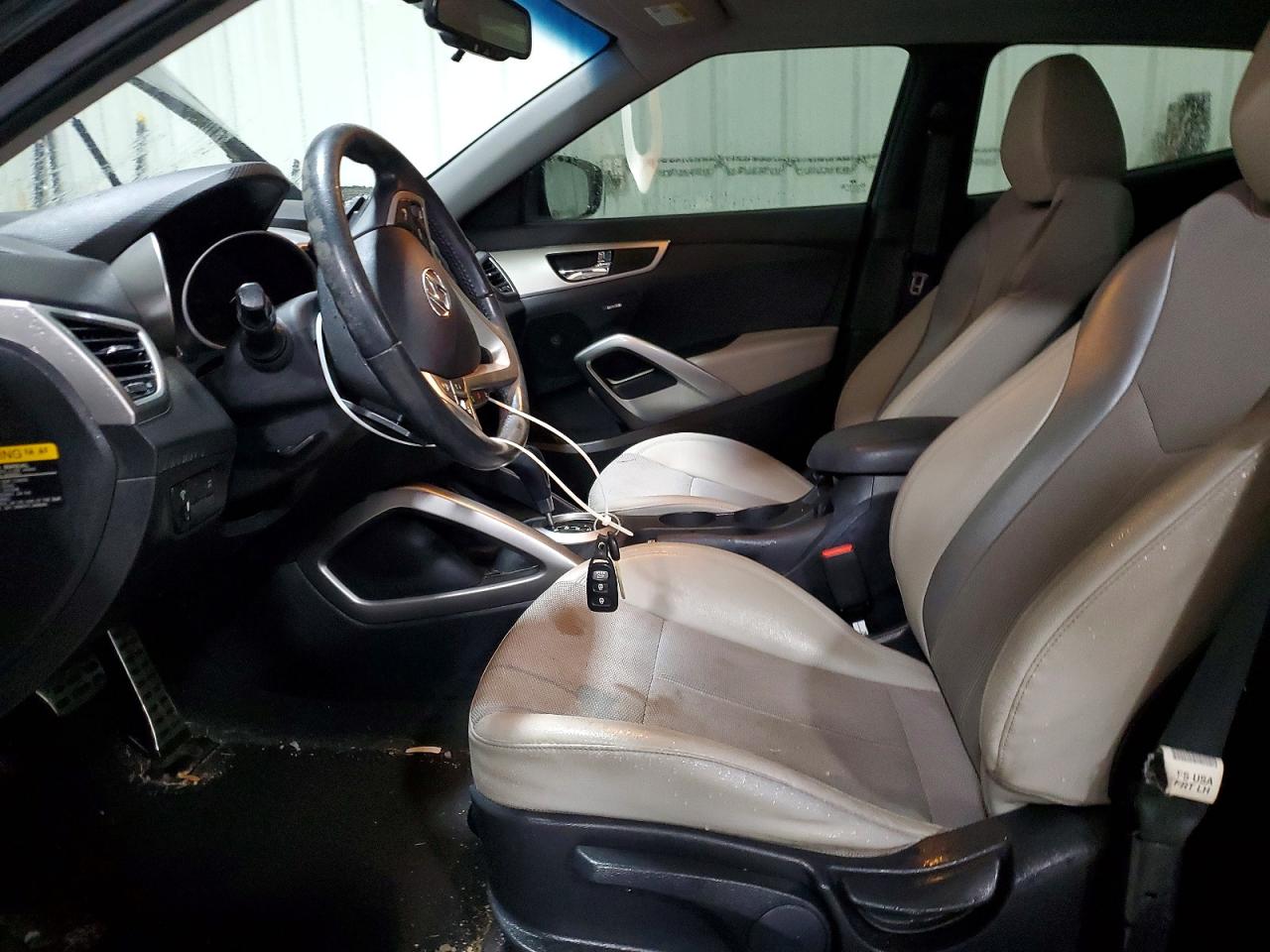 2013 HYUNDAI VELOSTER photo 7