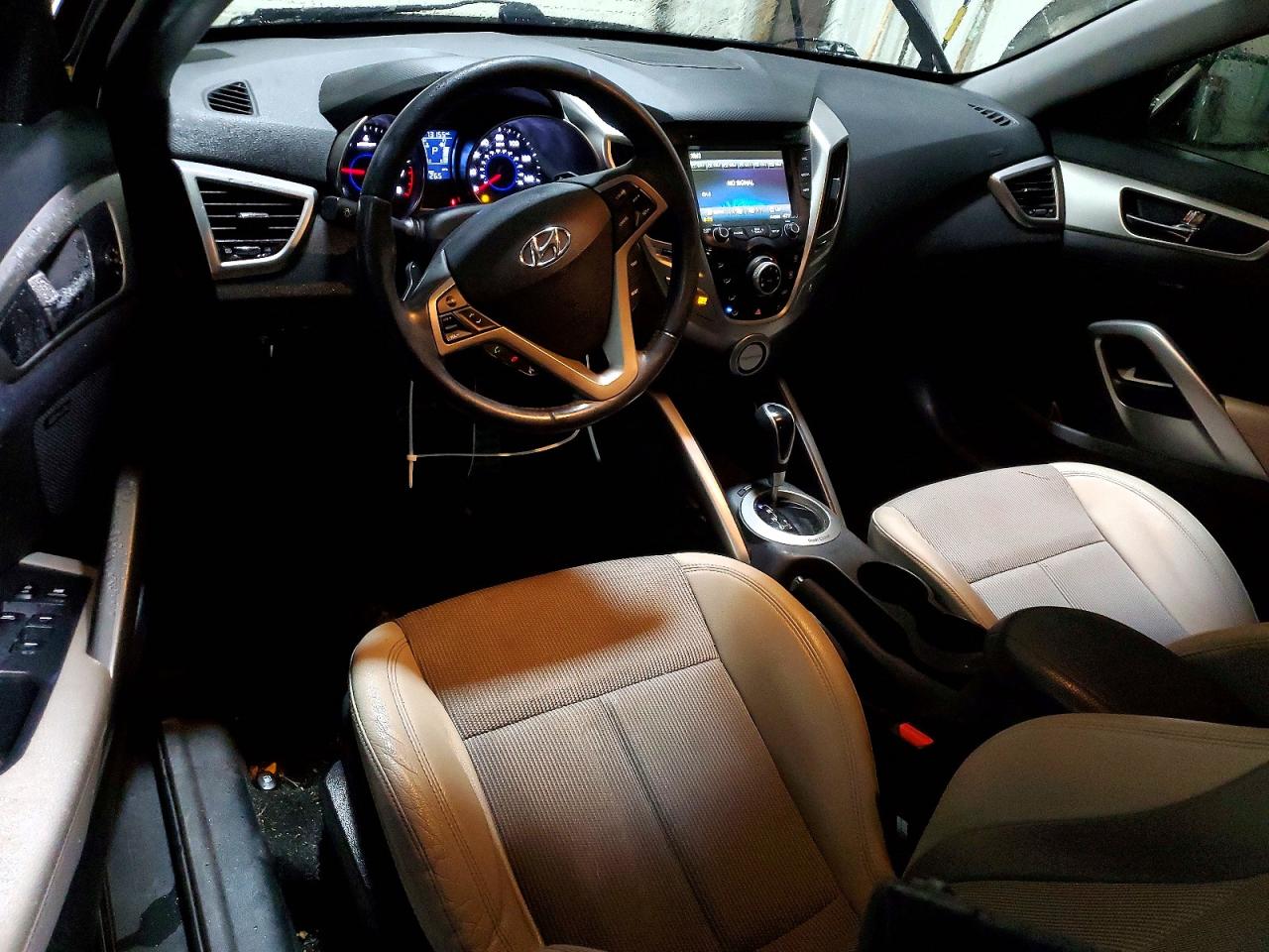 2013 HYUNDAI VELOSTER photo 8
