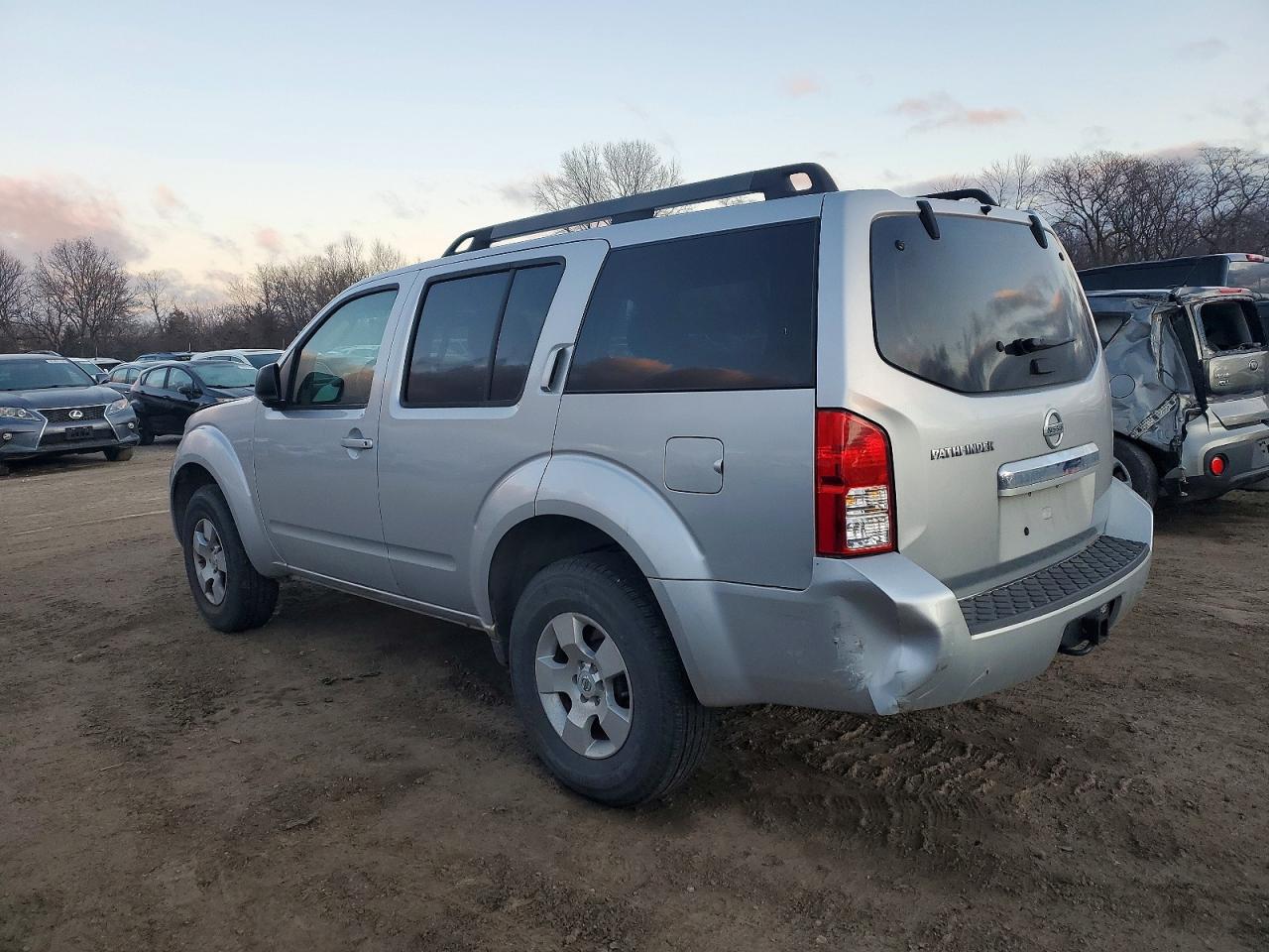 2008 NISSAN PATHFINDER S photo 2