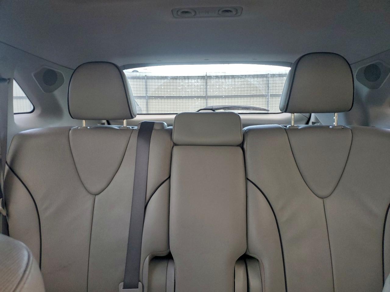 2010 TOYOTA VENZA photo 10