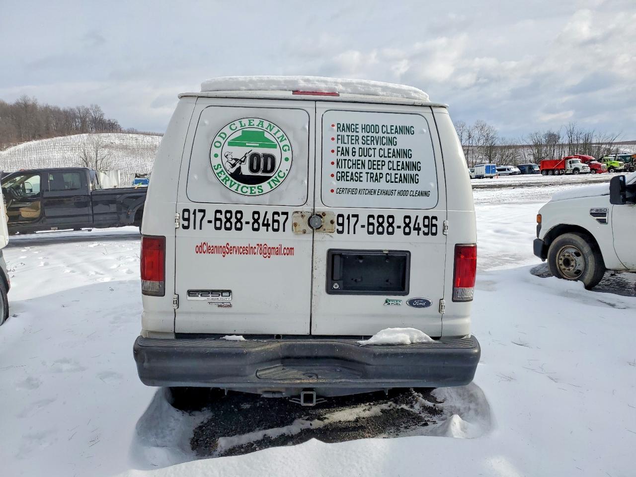 2011 FORD ECONOLINE E250 VAN photo 6