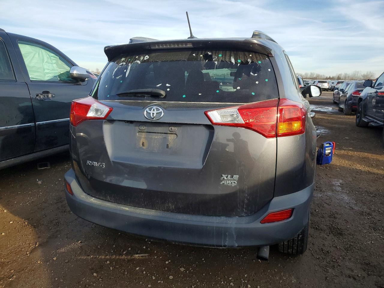 2015 TOYOTA RAV4 XLE photo 6