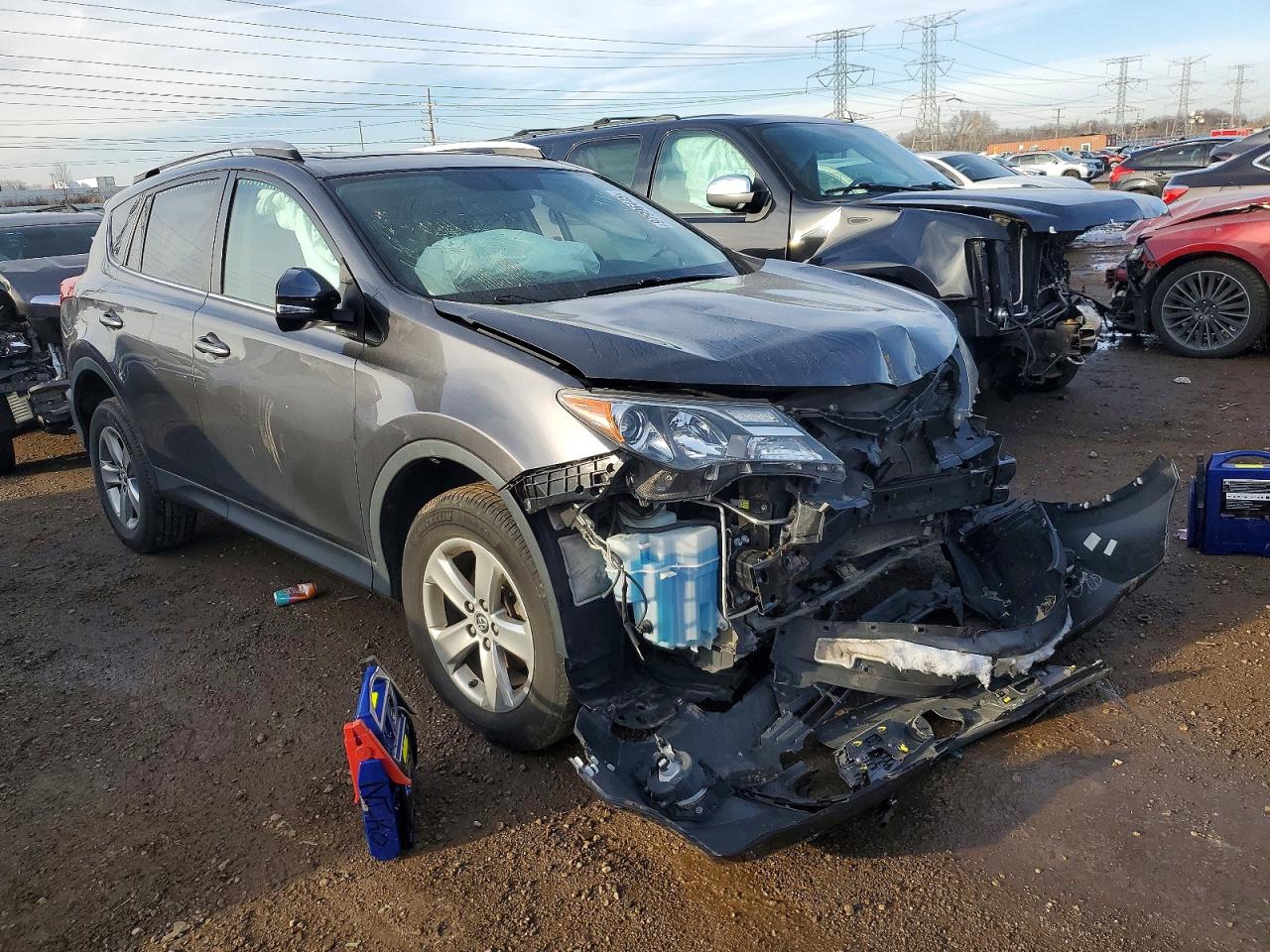 2015 TOYOTA RAV4 XLE photo 4