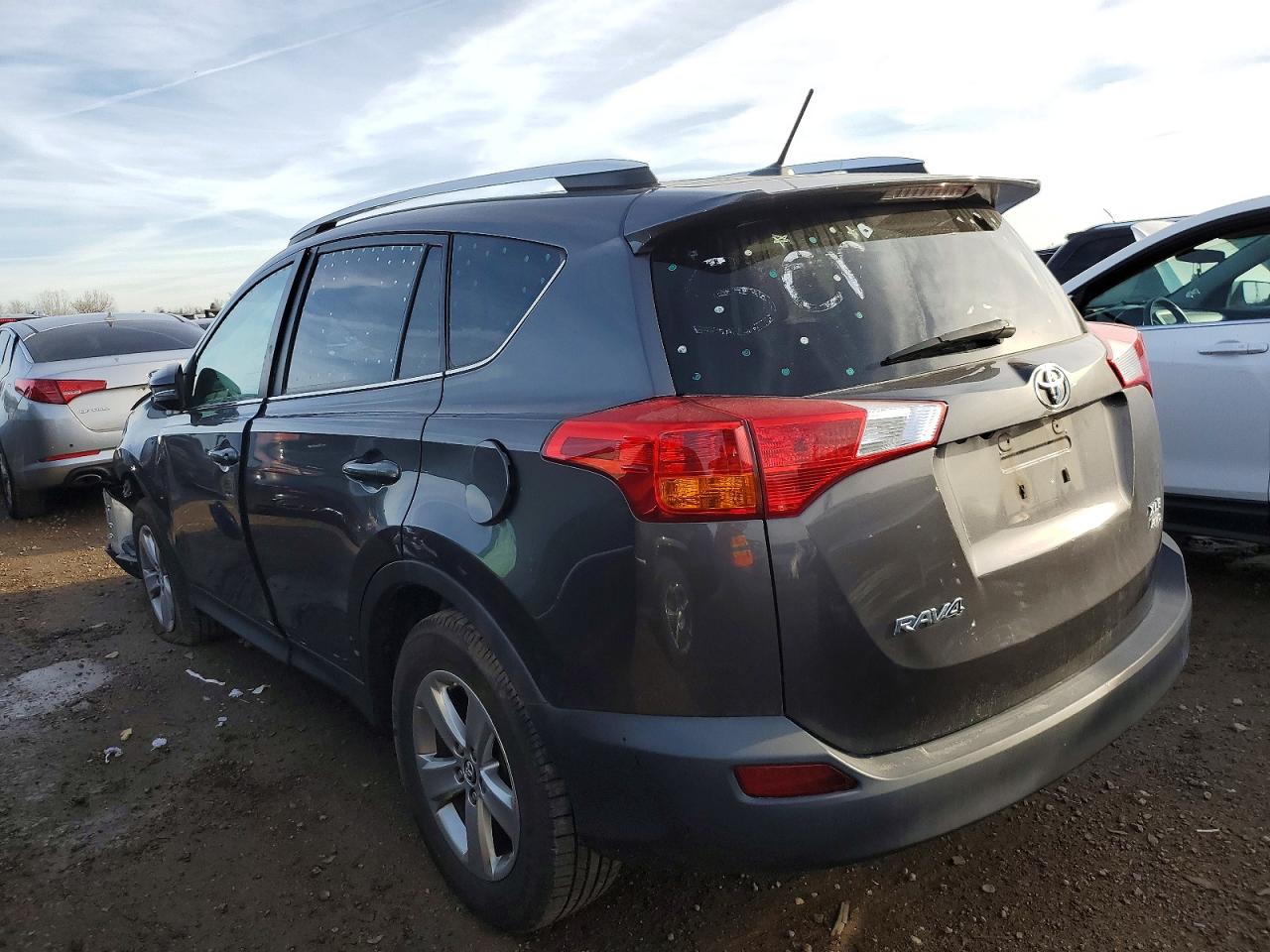 2015 TOYOTA RAV4 XLE photo 2