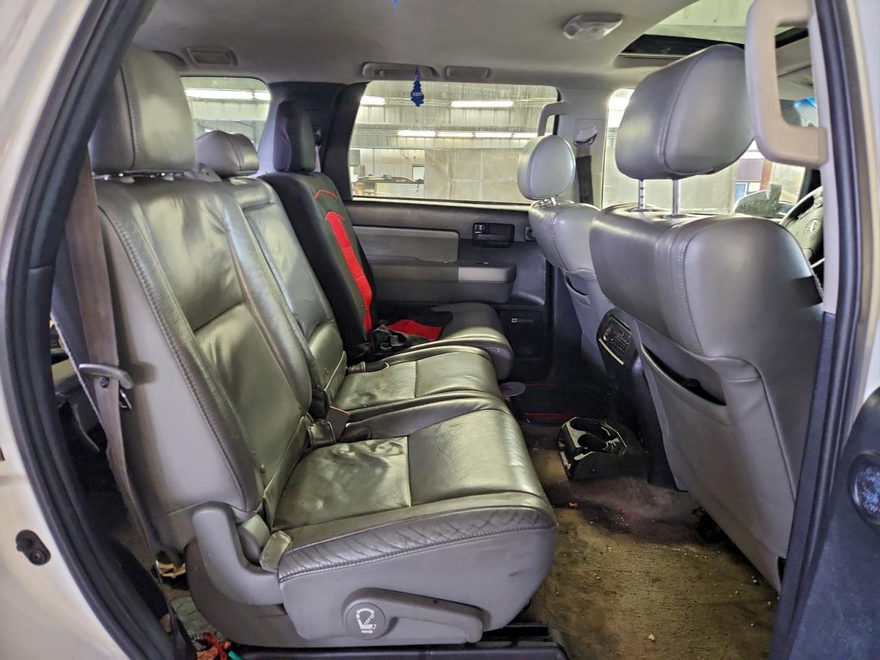2008 TOYOTA SEQUOIA SR5 photo 11