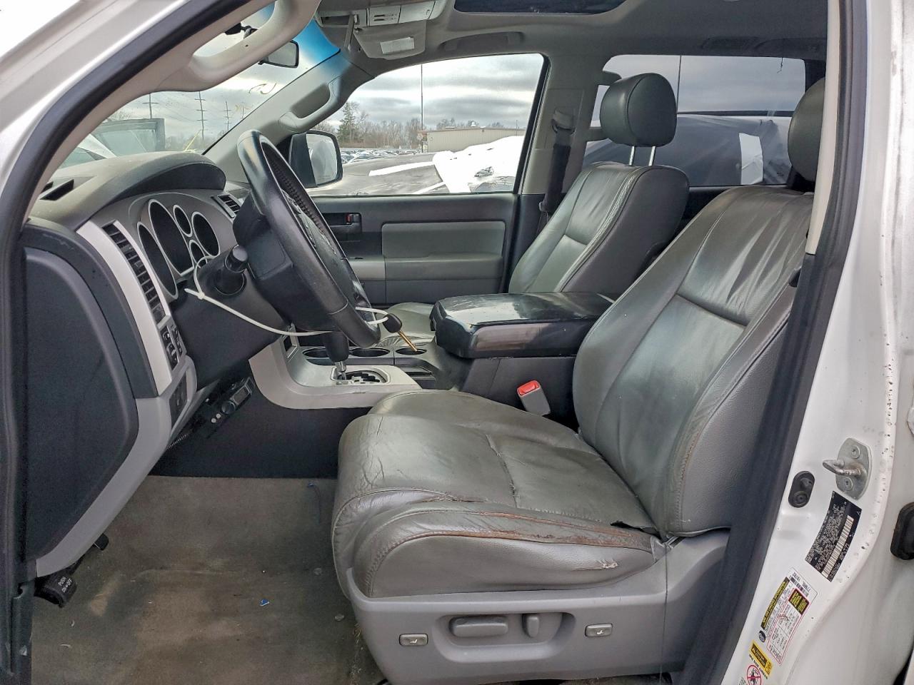 2008 TOYOTA SEQUOIA SR5 photo 7