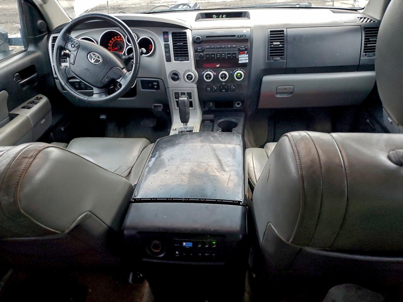 2008 TOYOTA SEQUOIA SR5 photo 8