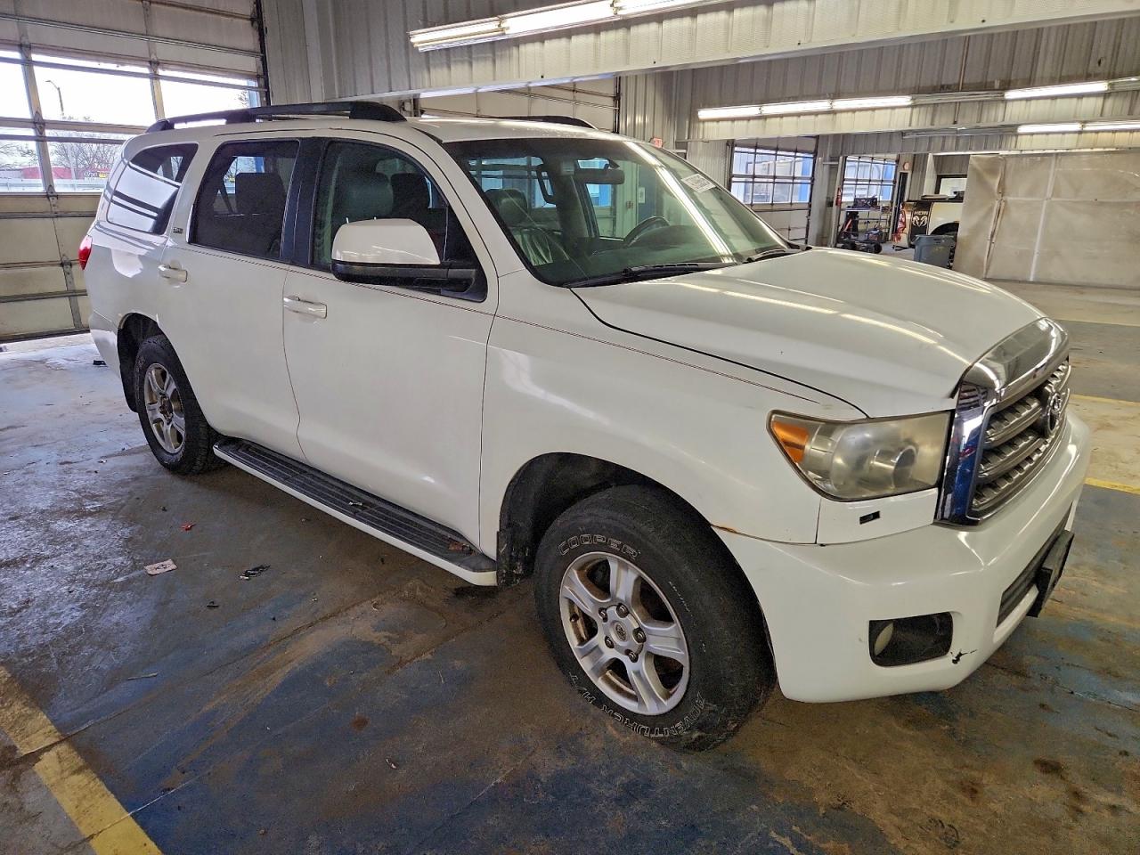 2008 TOYOTA SEQUOIA SR5 photo 4