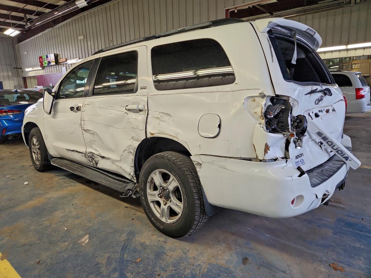 2008 TOYOTA SEQUOIA SR5 photo 2