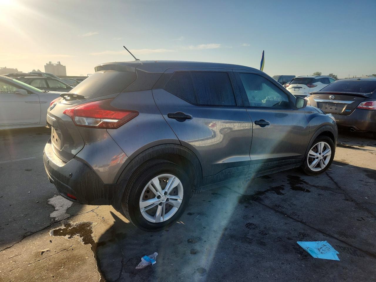 2020 NISSAN KICKS S photo 3