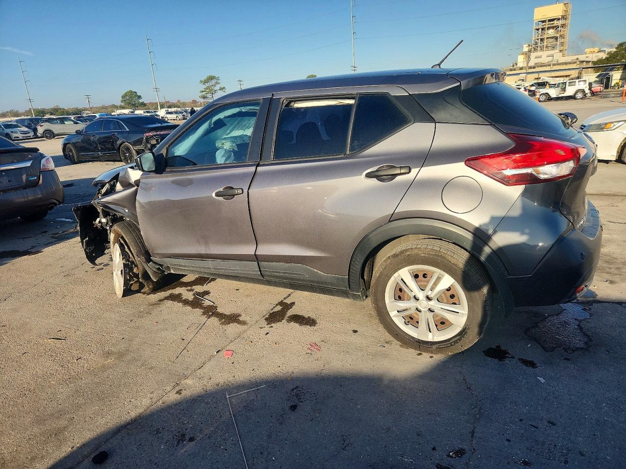 2020 NISSAN KICKS S photo 2