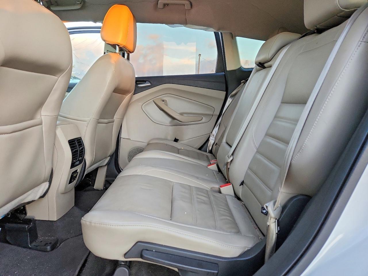 2017 FORD ESCAPE SE photo 11