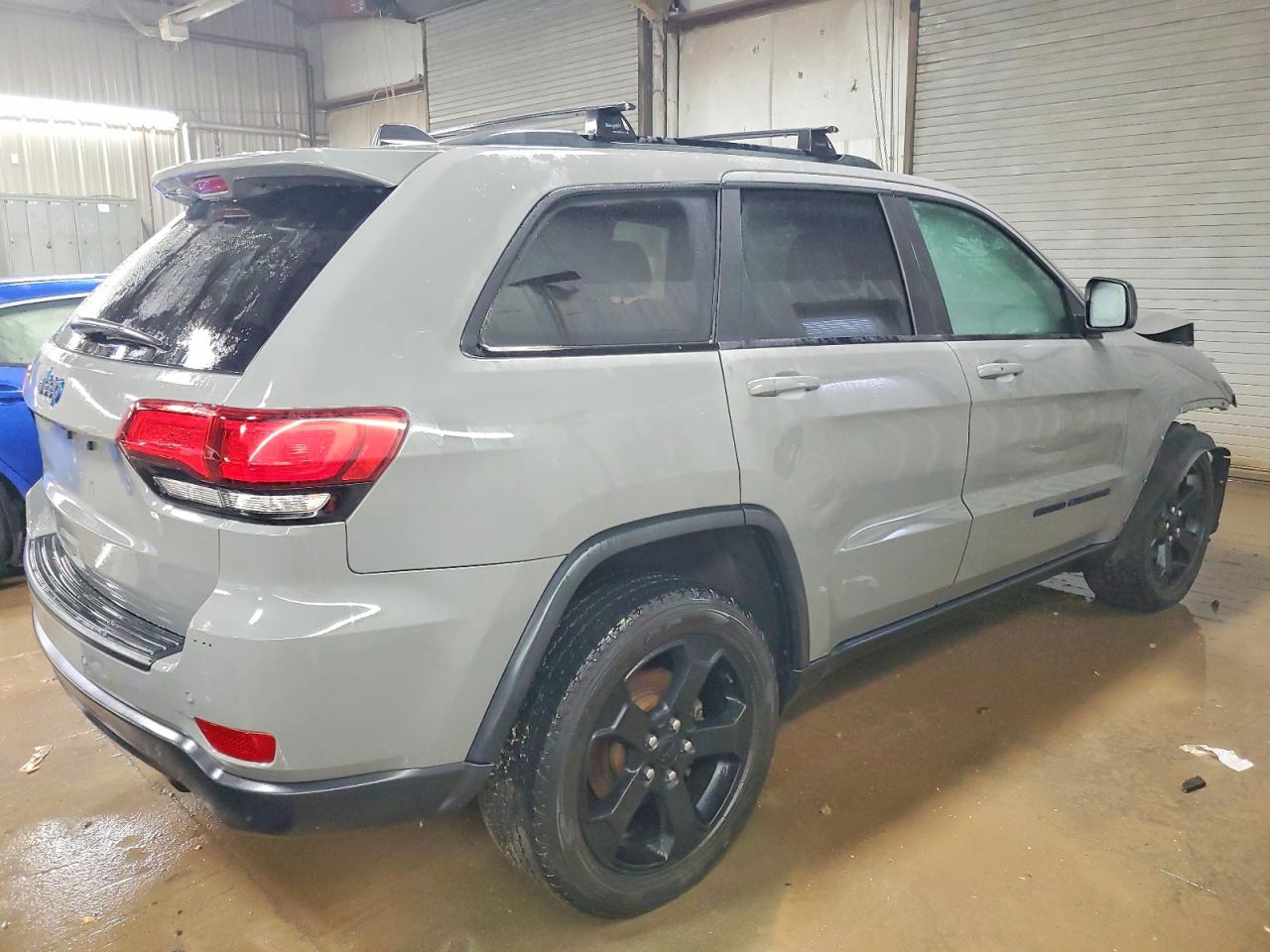 2019 JEEP GRAND CHEROKEE LAREDO photo 3