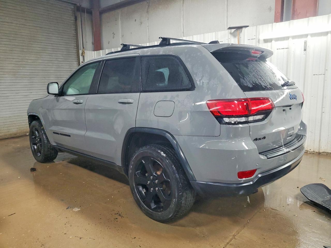 2019 JEEP GRAND CHEROKEE LAREDO photo 2