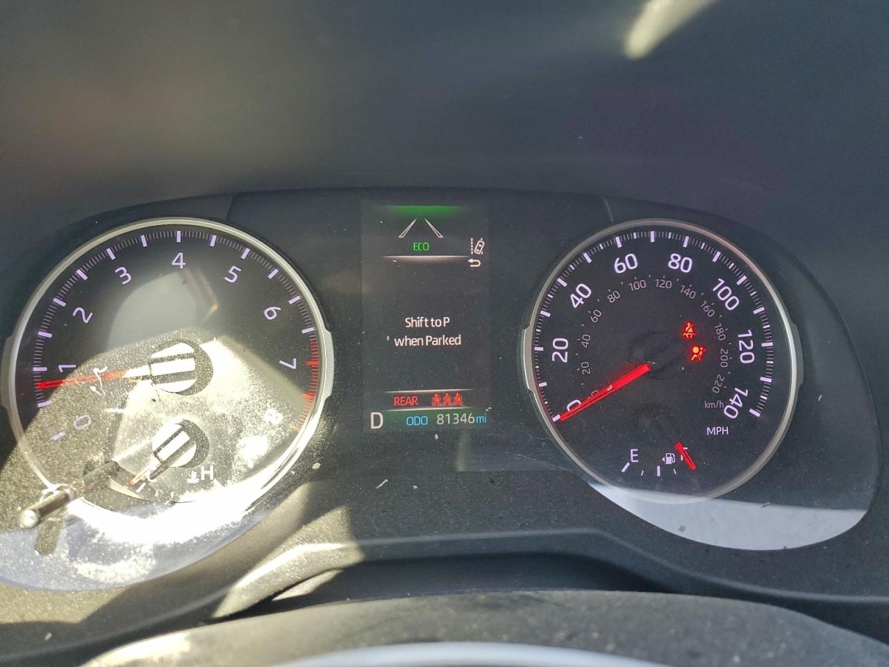 2019 TOYOTA RAV4 XLE photo 9