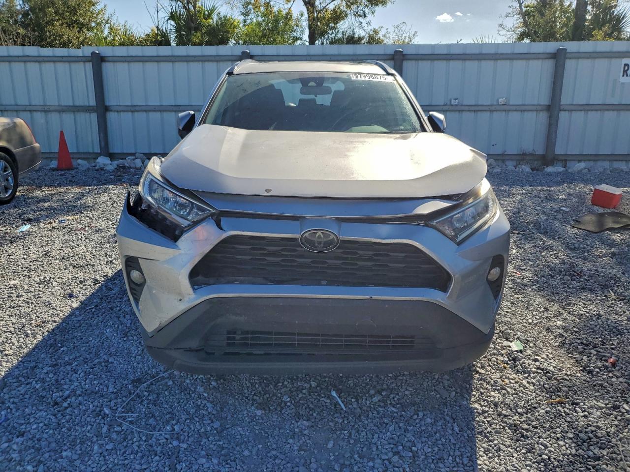 2019 TOYOTA RAV4 XLE photo 5