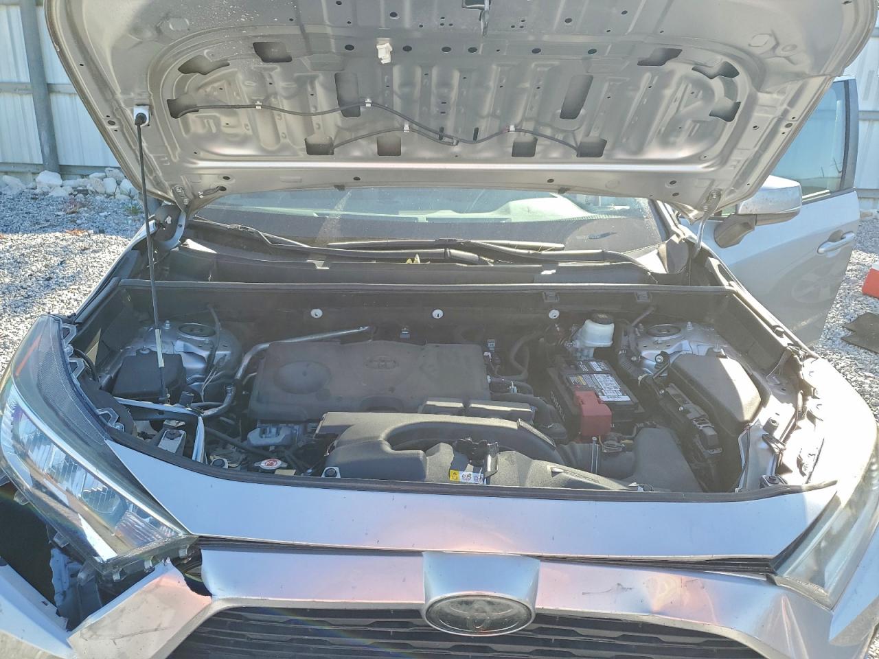 2019 TOYOTA RAV4 XLE photo 12