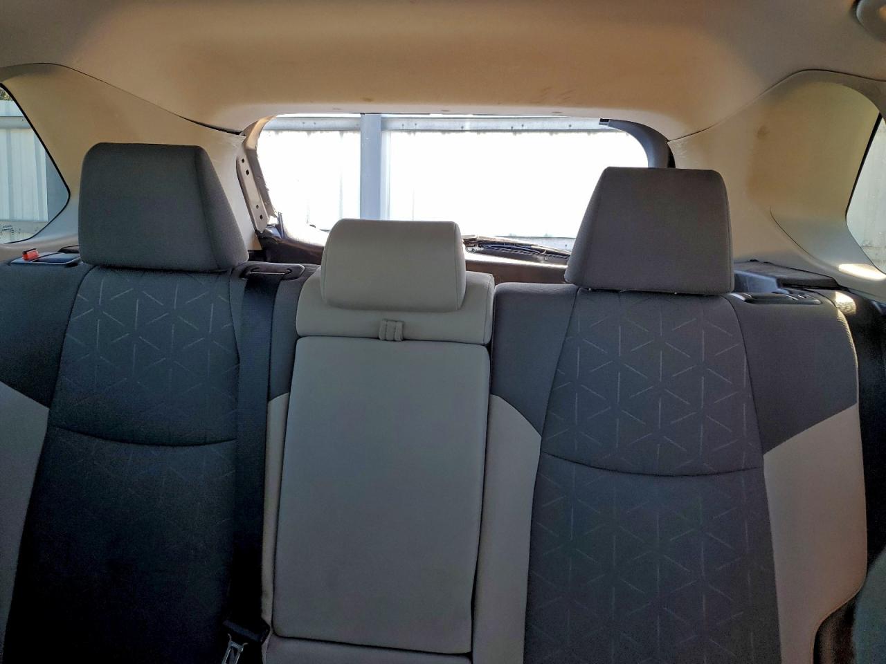 2019 TOYOTA RAV4 XLE photo 10