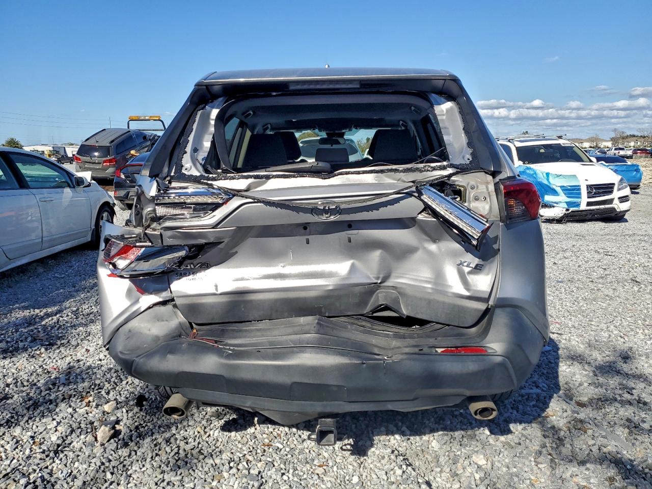 2019 TOYOTA RAV4 XLE photo 6
